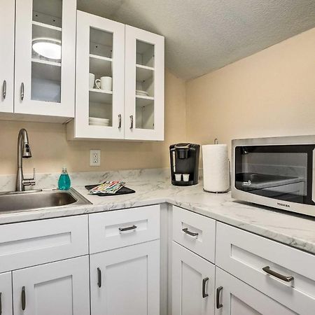 Tropical Palm Harbor Studio Walk To Gulf! Extérieur photo