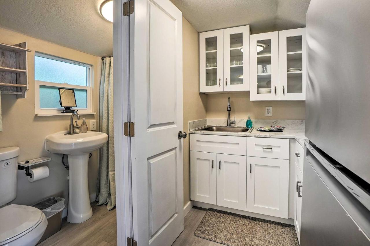 Tropical Palm Harbor Studio Walk To Gulf! Extérieur photo